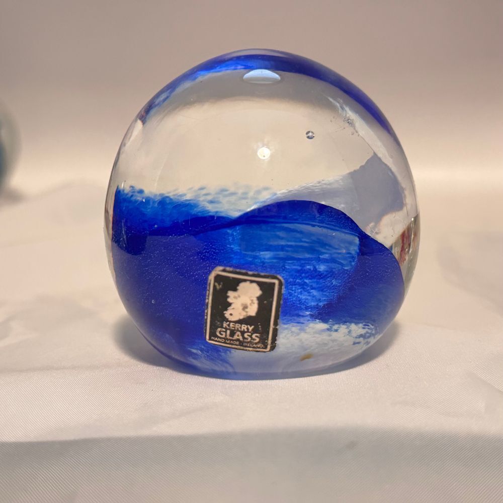 Kerry Glass Handcrafted‎ Blue White Art Glass Paperweight Decorative Collectible
